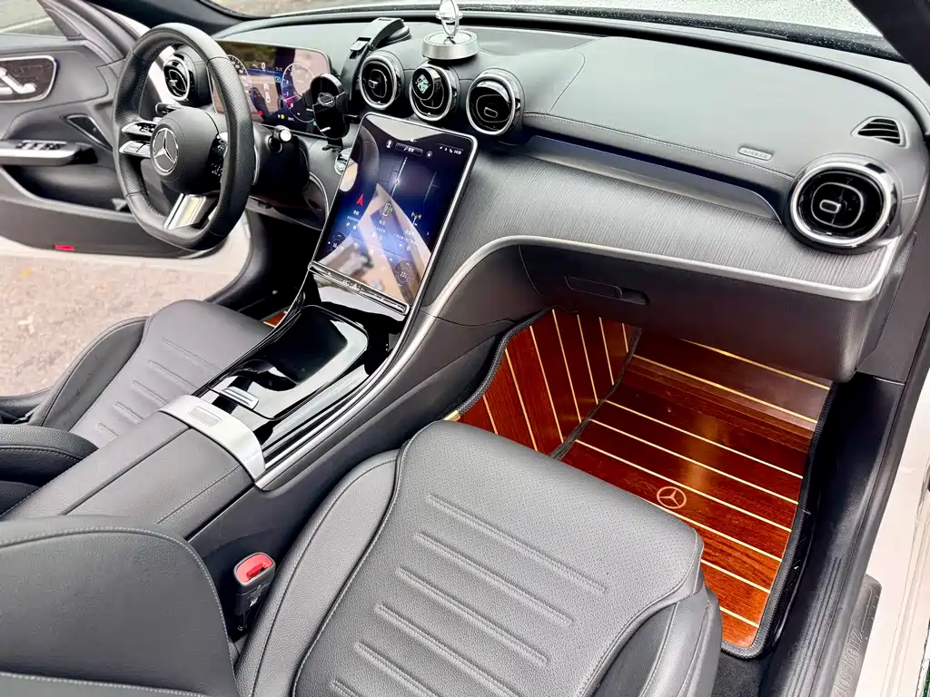 Mercedes-Benz C-Class 2023 — фото 12