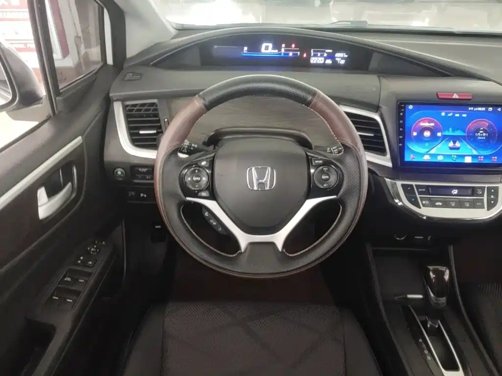 Honda Jade 2016 — фото 11