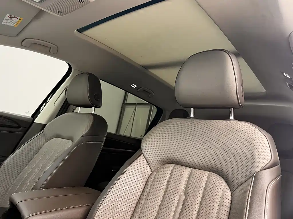 Volkswagen Viloran 2023 — фото 6