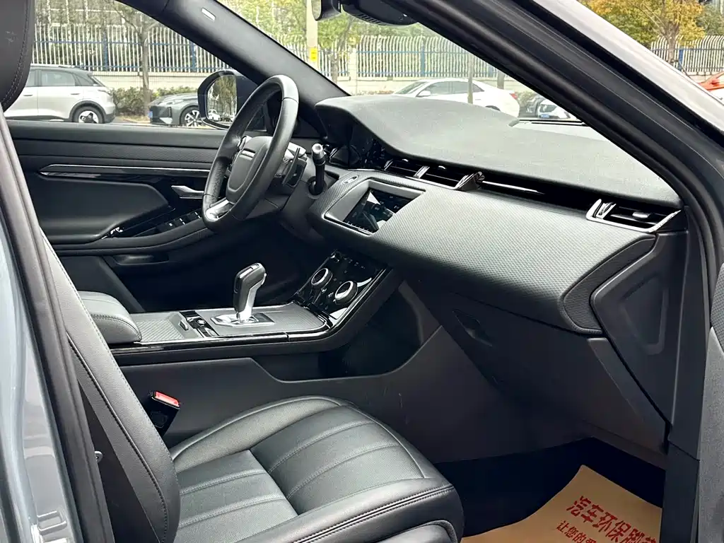 Land Rover Evoque 2021 — фото 17