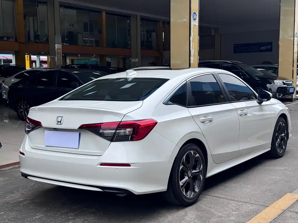 Honda Civic 2023 — фото 12