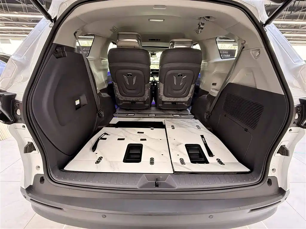 Toyota Sienna 2023 — фото 30