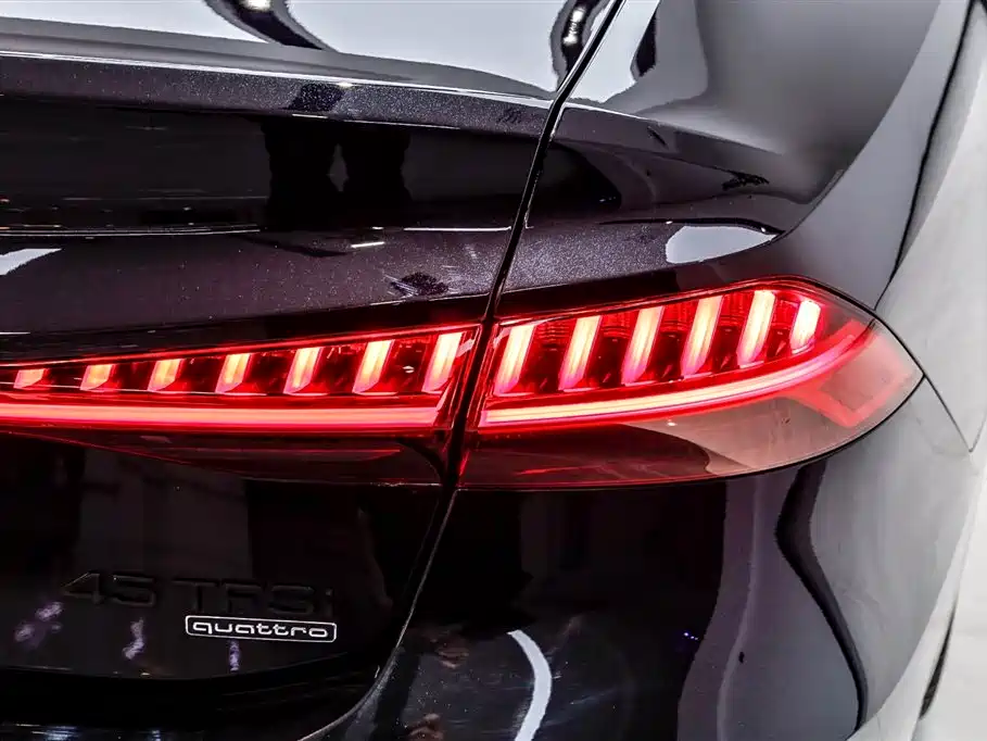 Audi A7L 2024 — фото 11