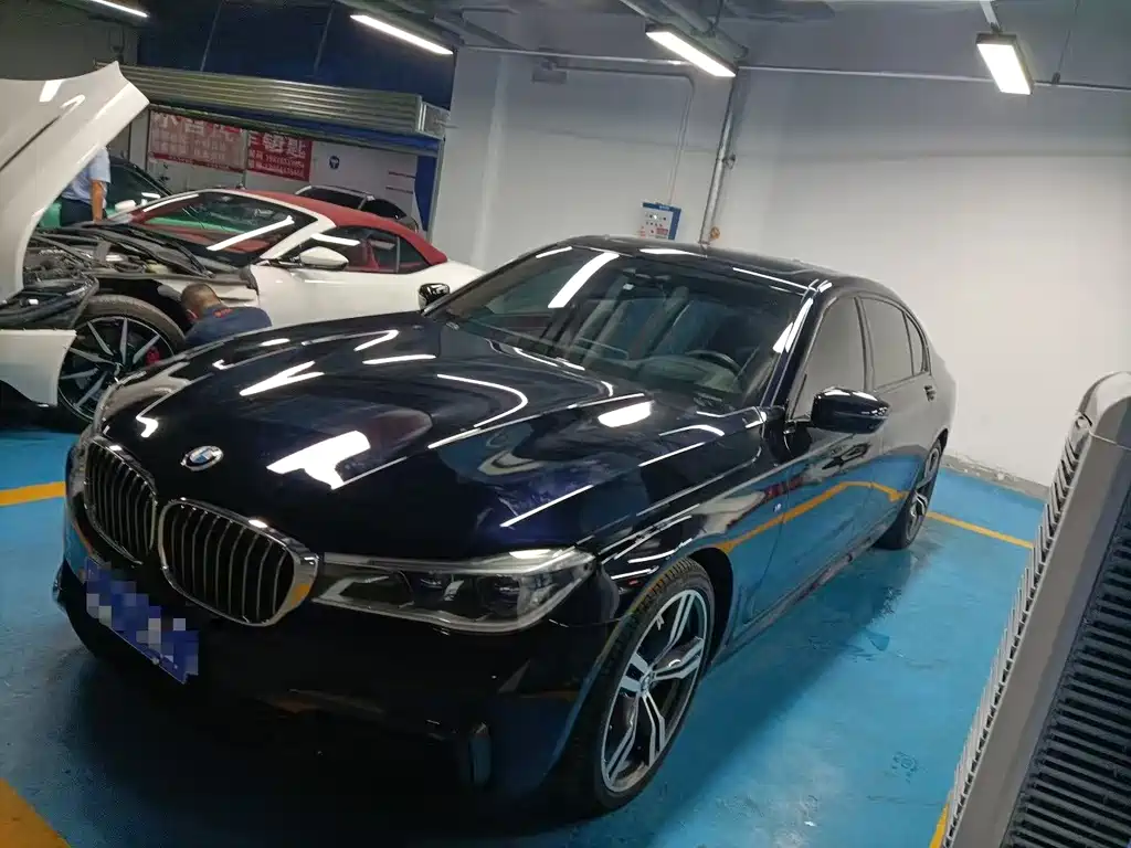 BMW 7 Series 2019 — фото 1