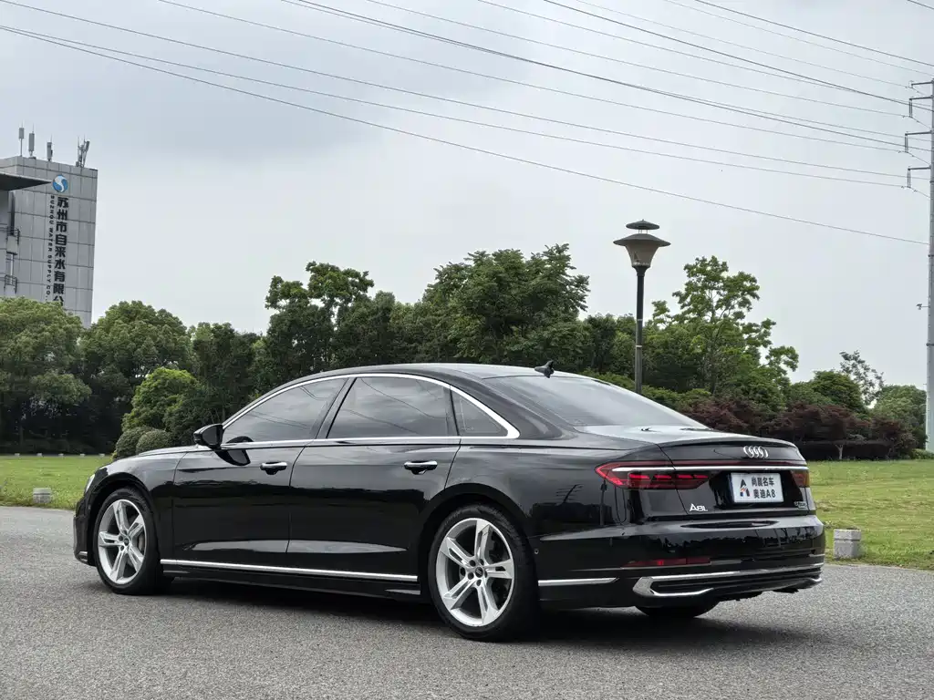 Audi A8 2023 — фото 15
