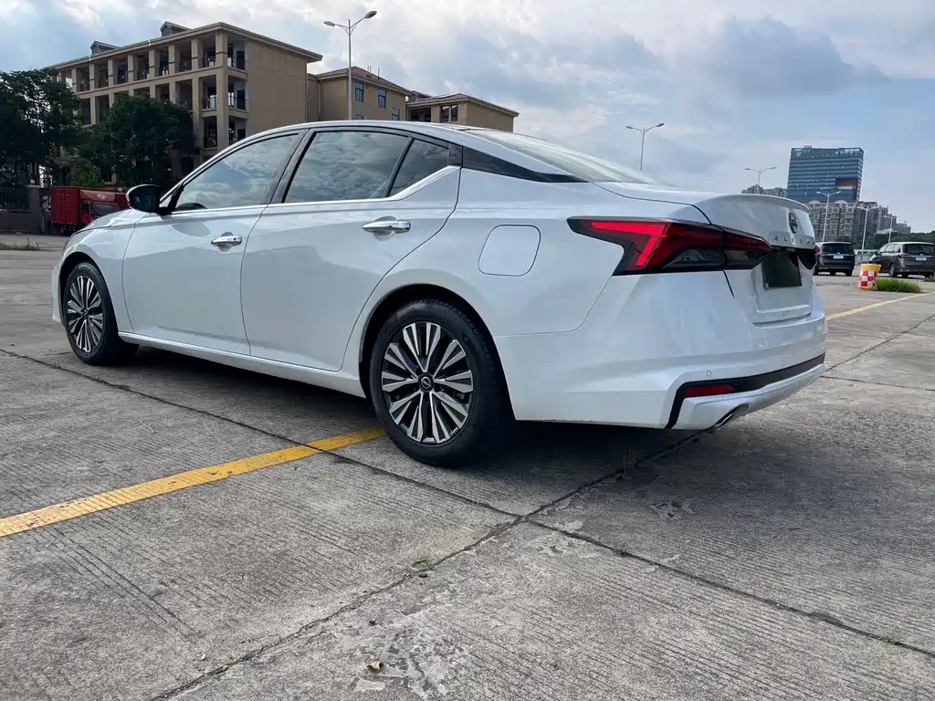 Nissan Teana 2023