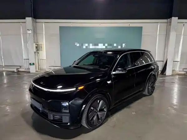 Li Auto L8 2025