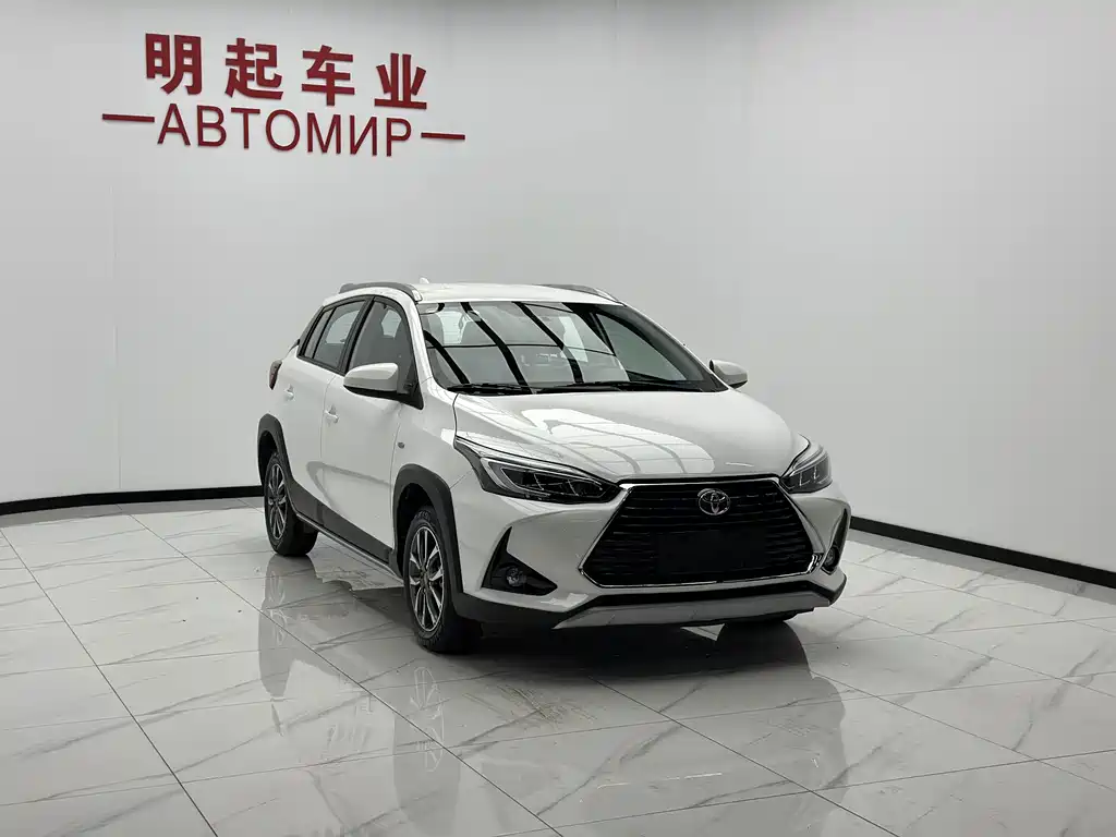 Toyota Yaris L 2023