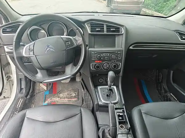 Citroën C4L 2013
