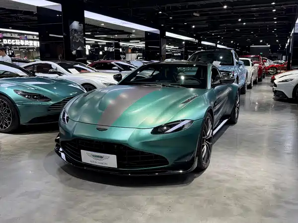 Aston Martin V8 Vantage 2023