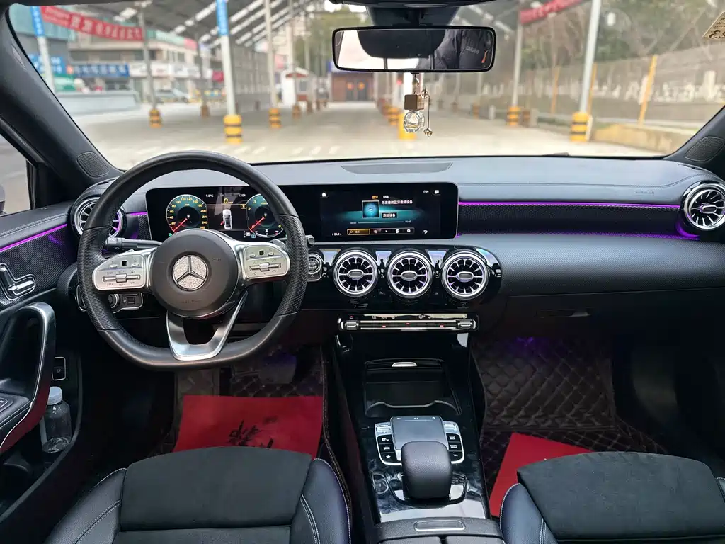 Mercedes-Benz A-Class 2019 — фото 11