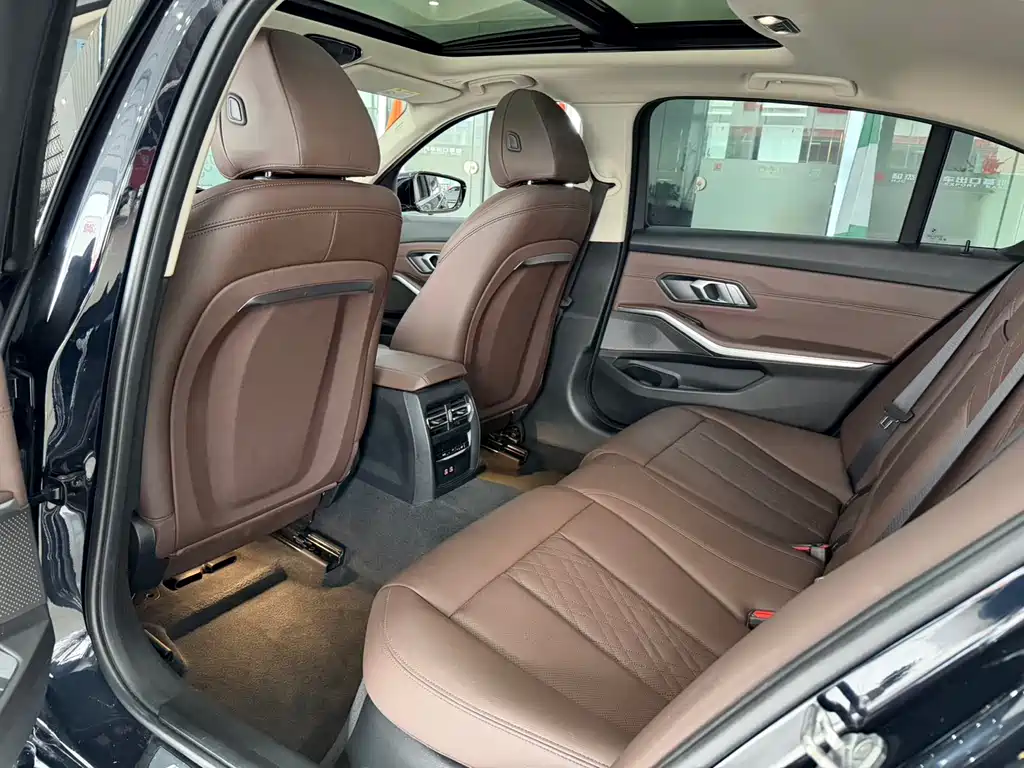 BMW 3 Series 2023