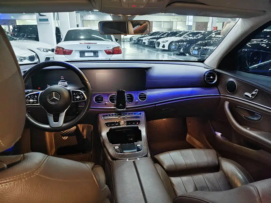 Mercedes-Benz E-Class 2020 — фото 10