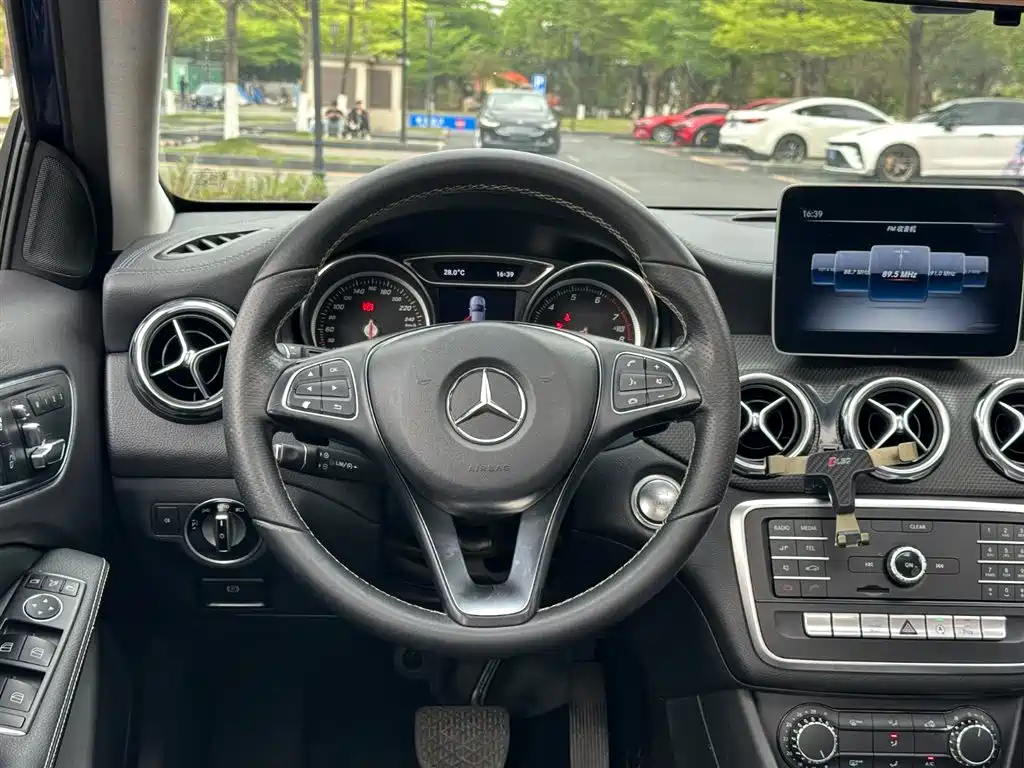 Mercedes-Benz GLA 2018 — фото 7