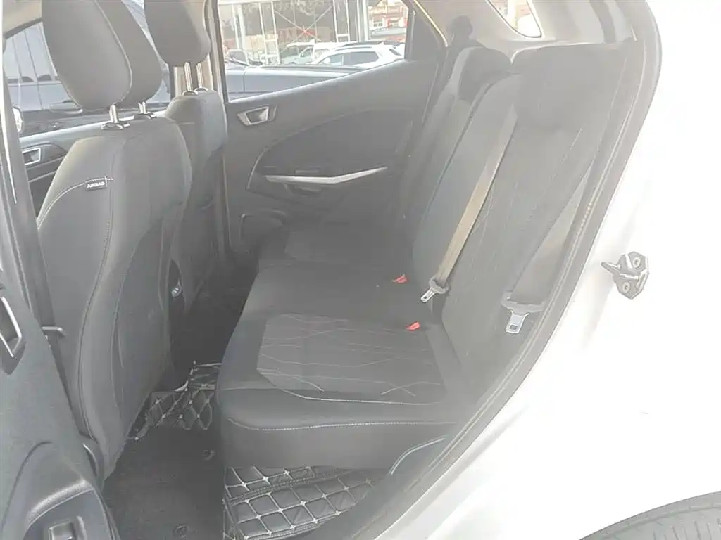 Ford Ecosport 2018 — фото 17