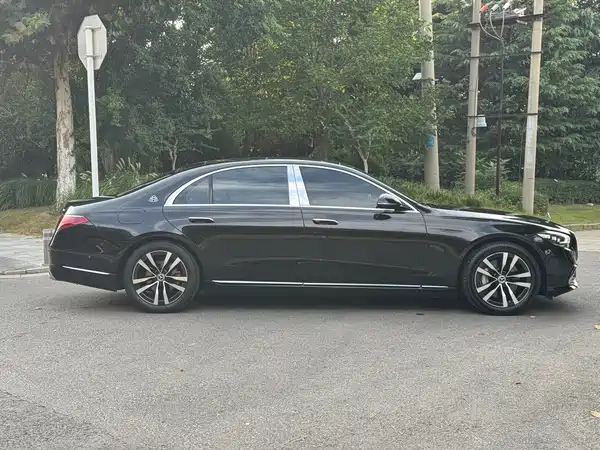 Mercedes-Benz S-Class 2023
