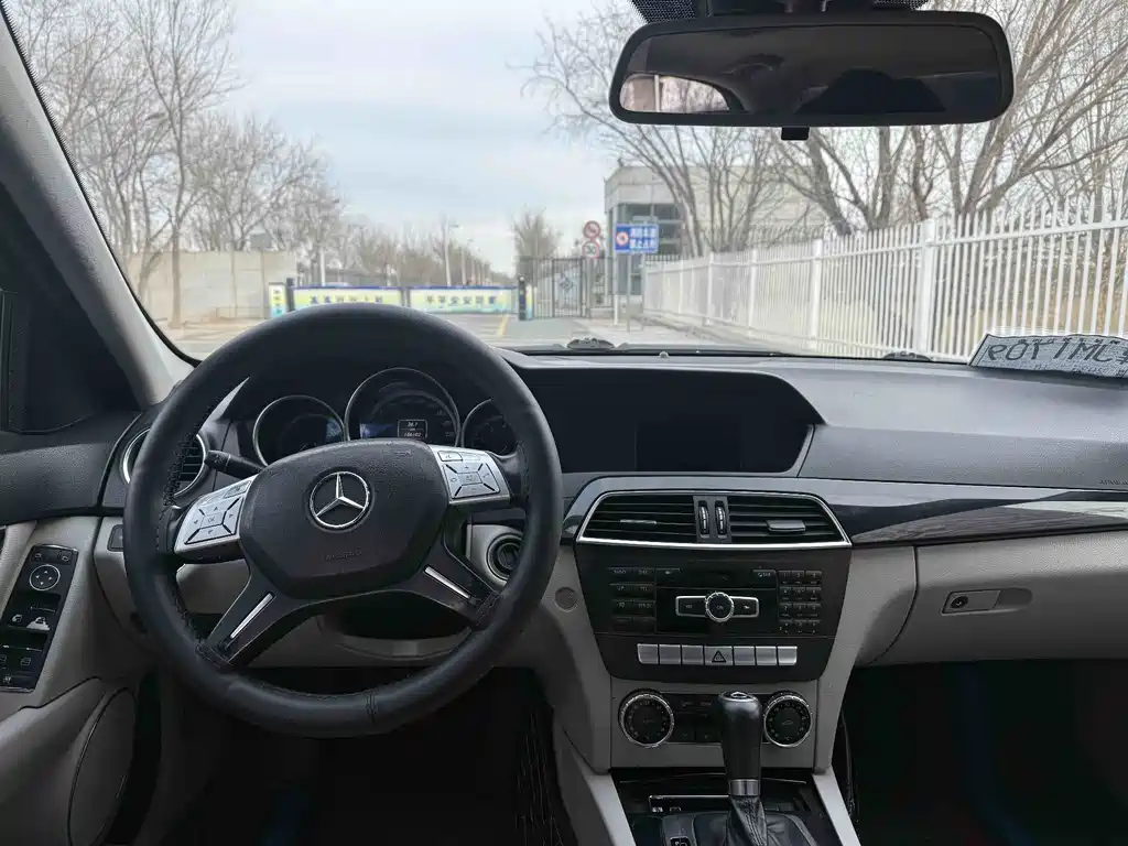 Mercedes-Benz C-Class 2012 — фото 14