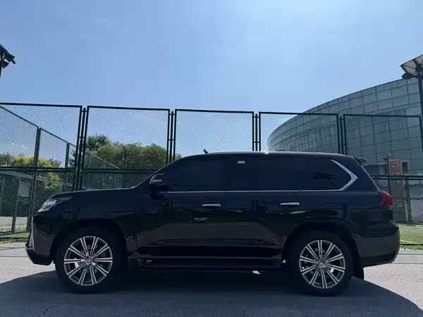 Lexus LX 2018