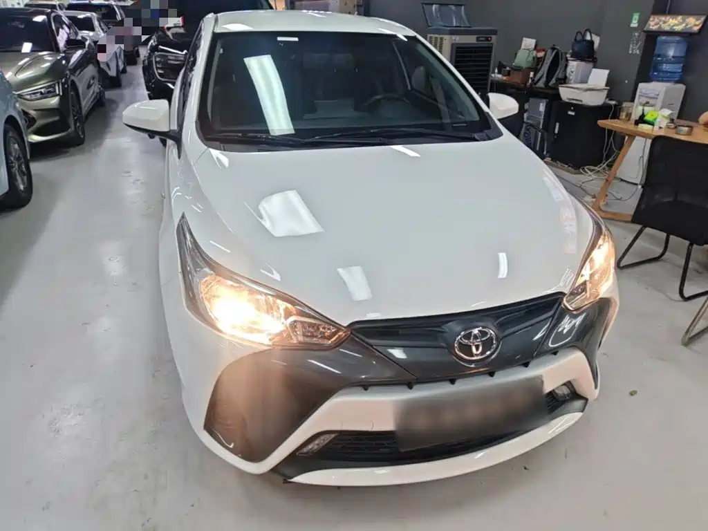Toyota Yaris L 2022 — фото 3