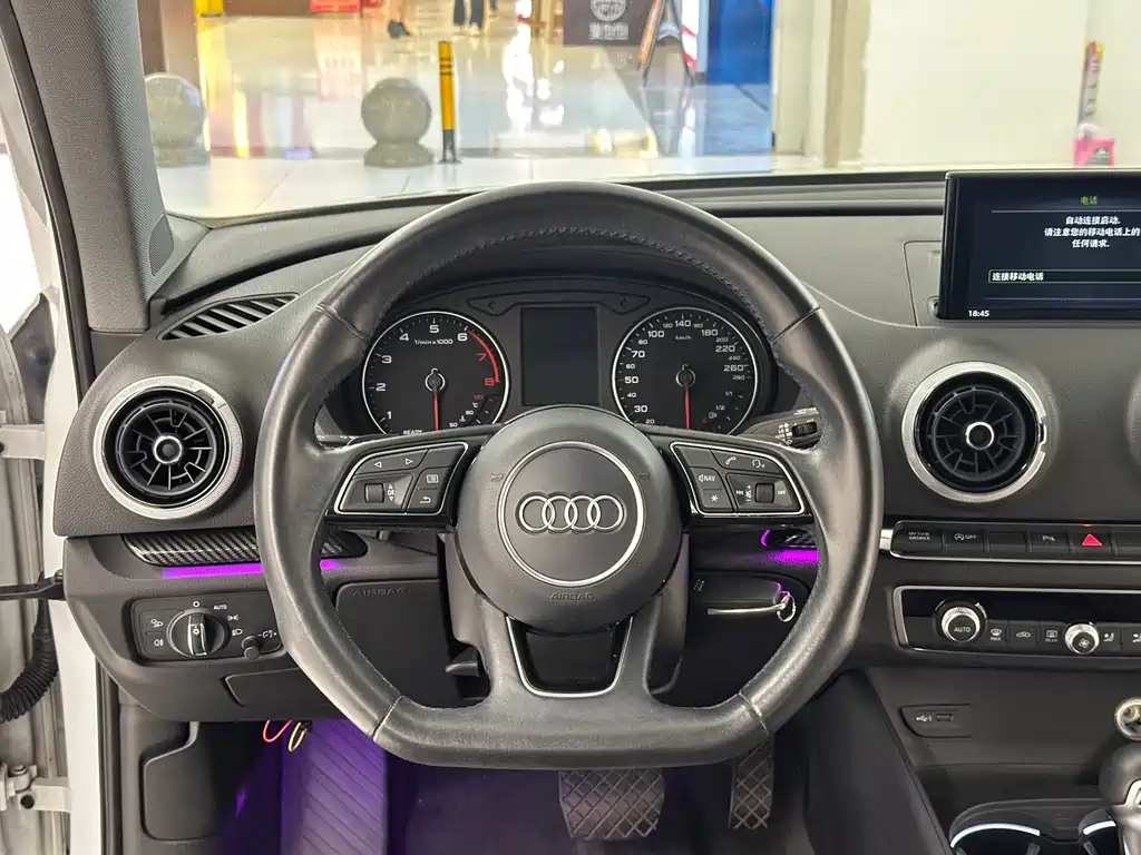 Audi A3 2018 — фото 16