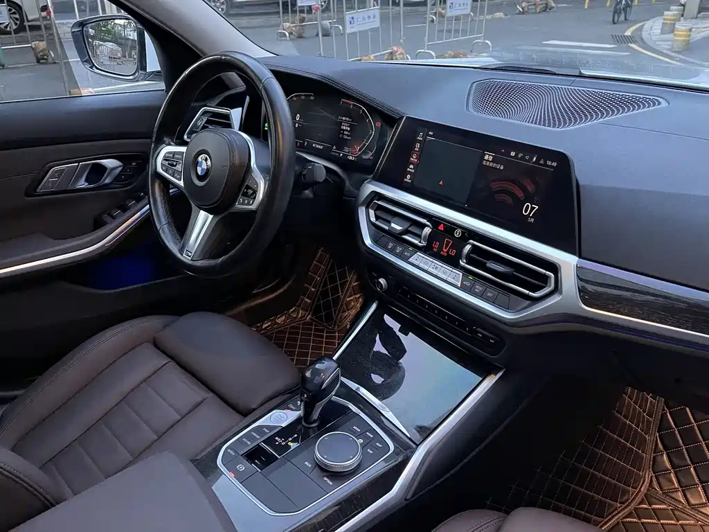 BMW 3 Series 2021 — фото 17