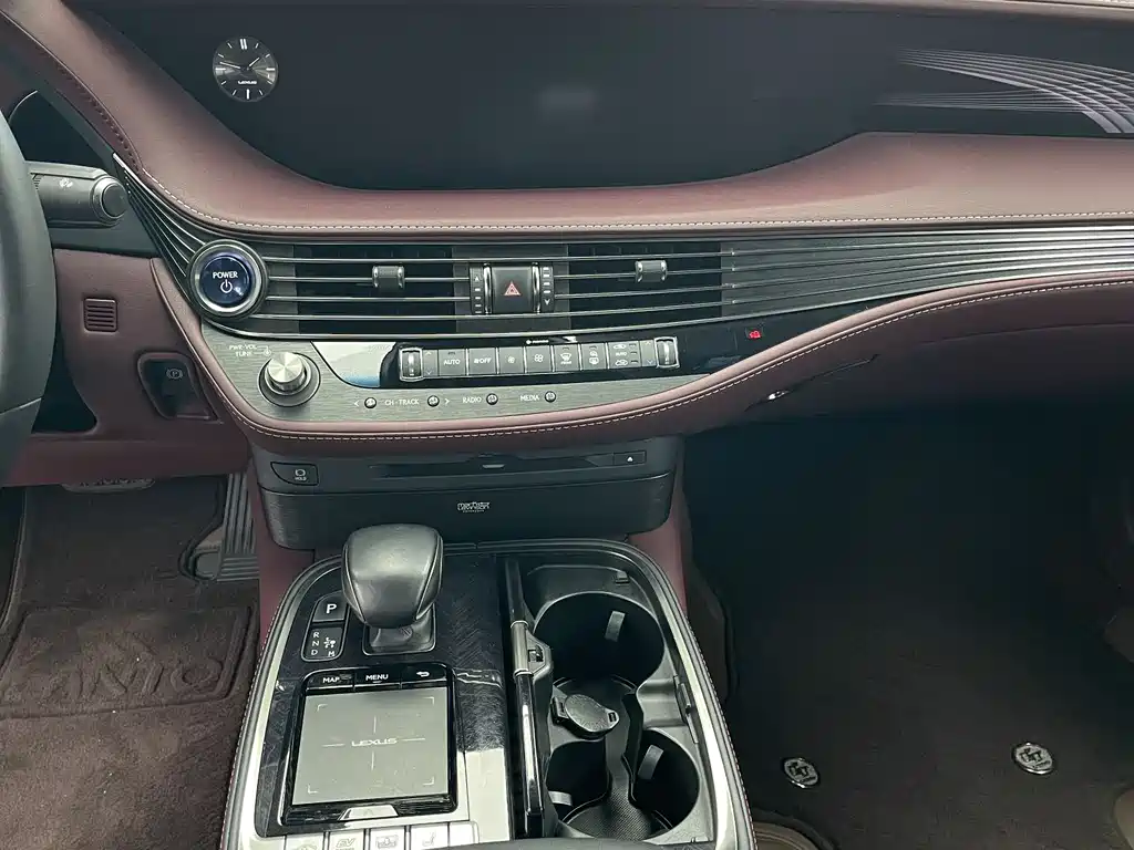 Lexus LS 2018 — фото 10