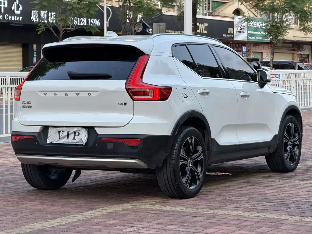 Volvo XC40 2020 — фото 4