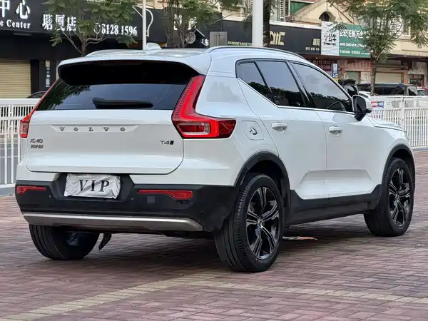 Volvo XC40 2021