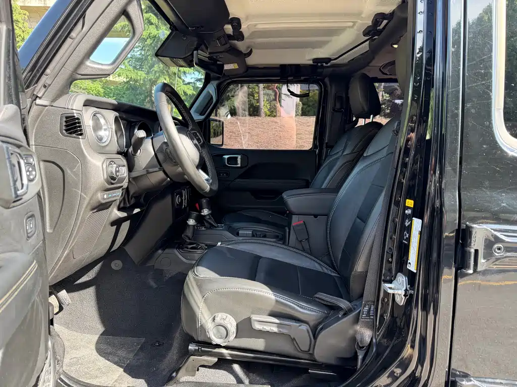 Jeep Wrangler PHEV 2022 — фото 4