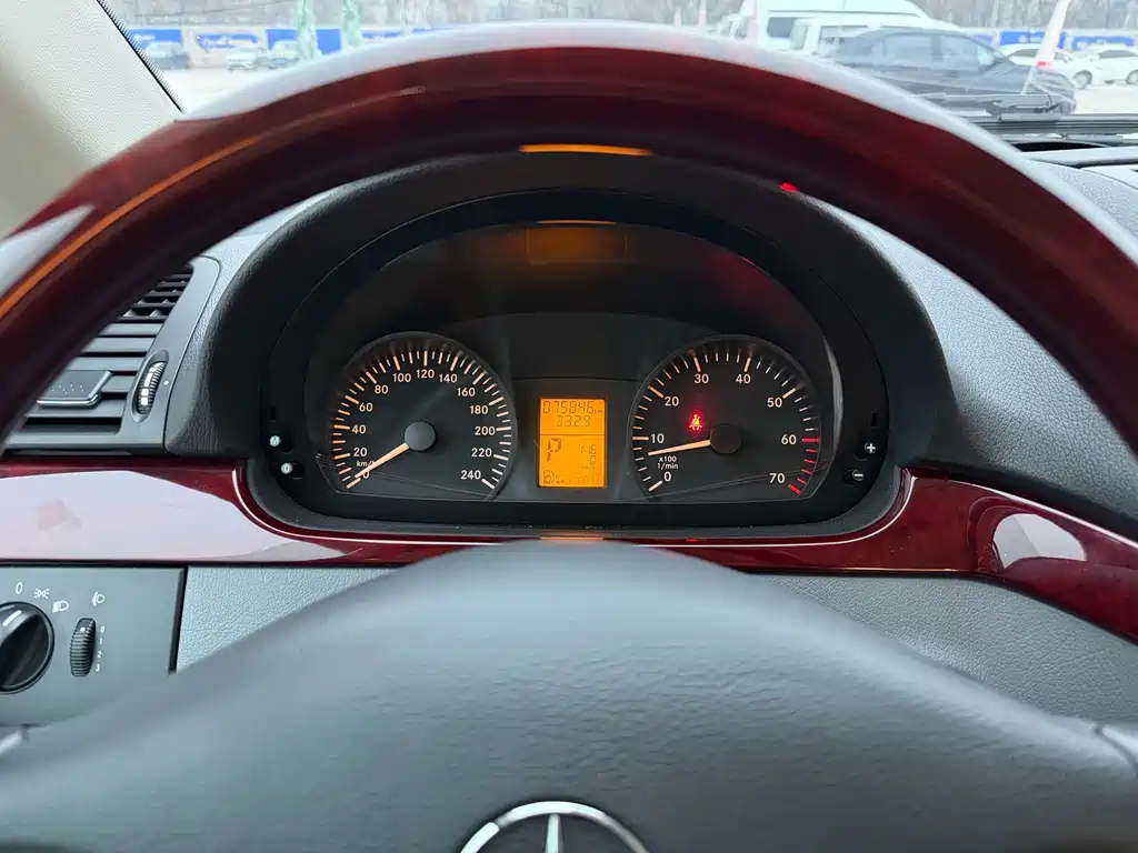 Mercedes-Benz Vito 2015 — фото 11