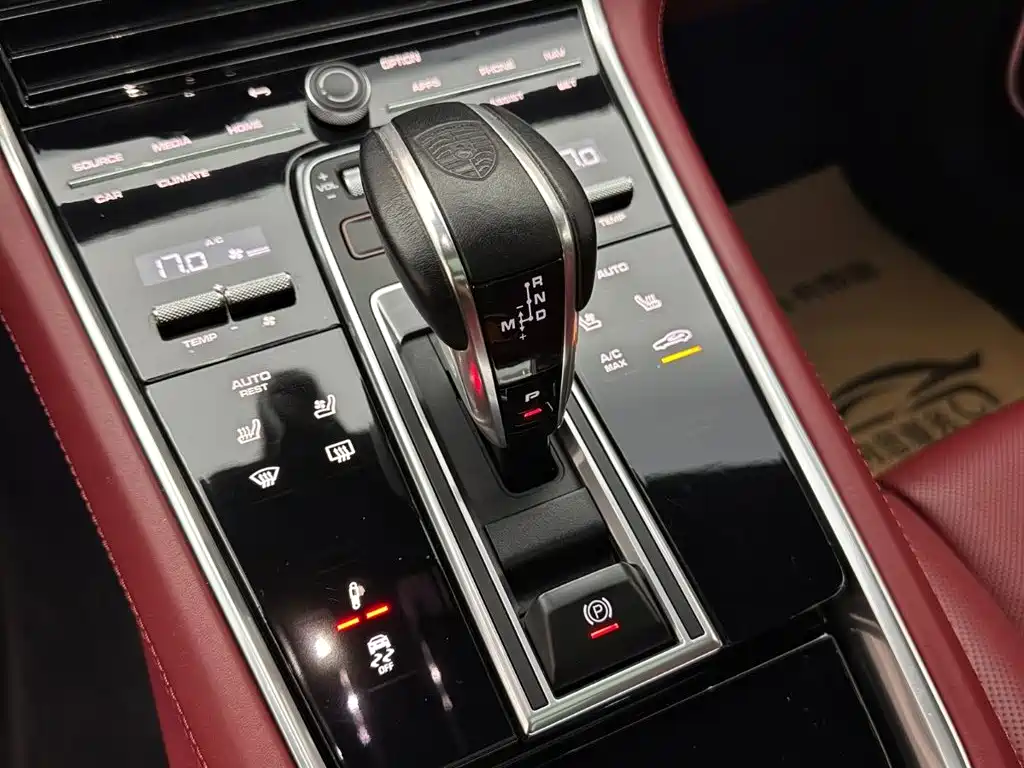 Porsche Panamera 2022 — фото 18