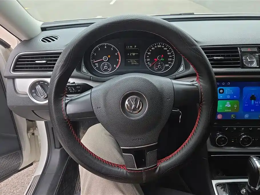 Volkswagen Passat 2015 — фото 15