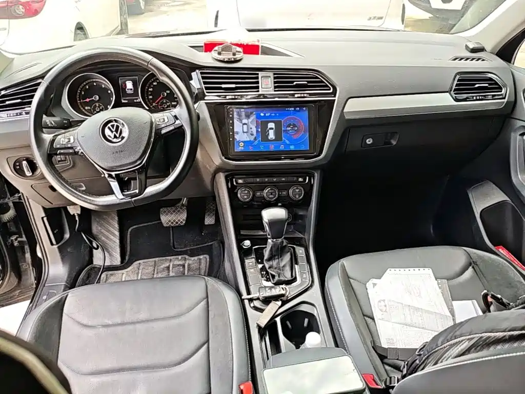 Volkswagen Tiguan L 2021 — фото 10