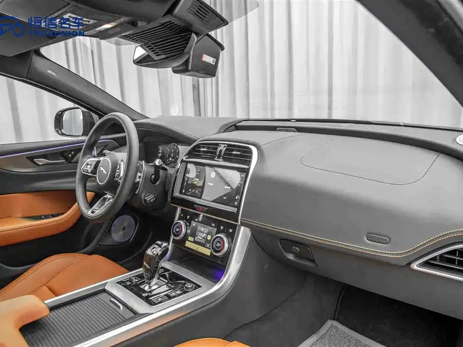 Jaguar XEL 2025 — фото 14