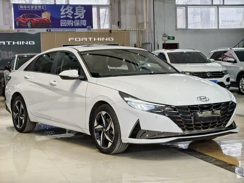 Hyundai Elantra 2022 — фото 2