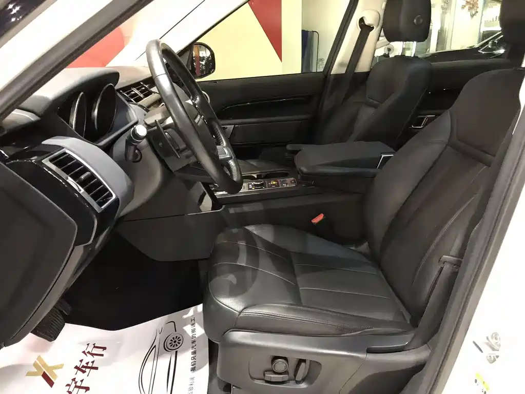 Land Rover Discovery 2019 — фото 11