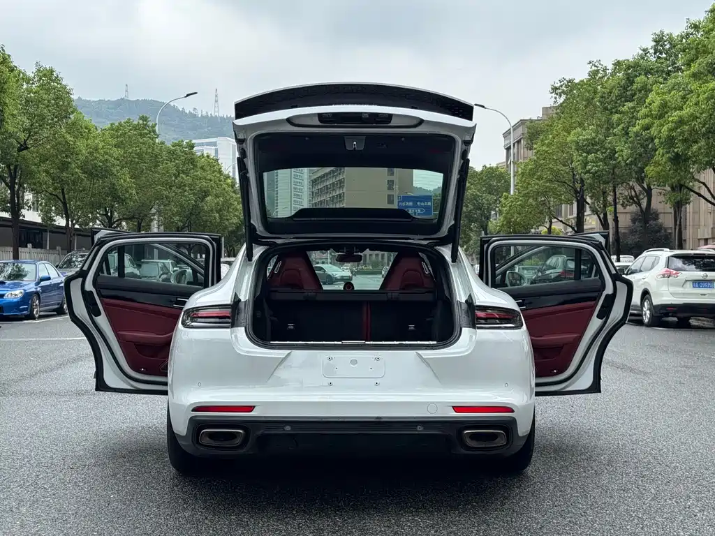 Porsche Panamera 2019 — фото 17