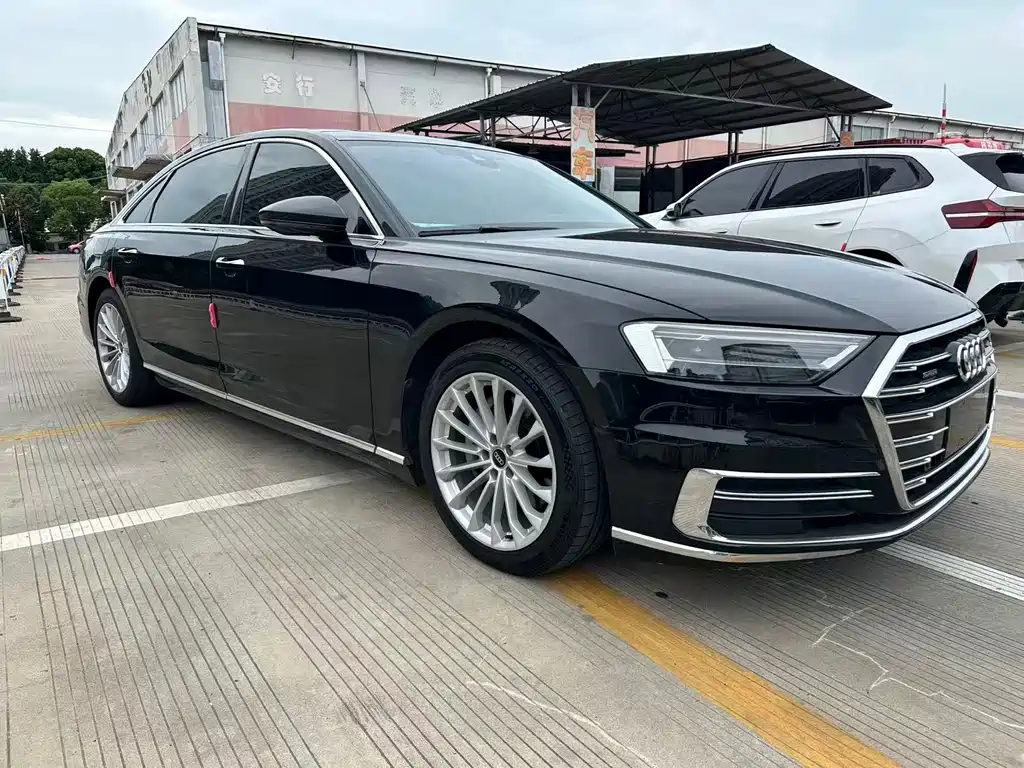 Audi A8 2022