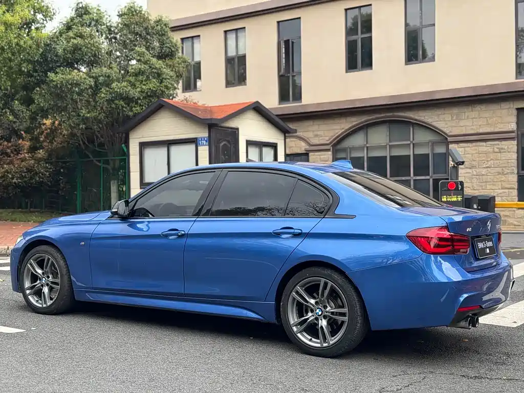 BMW 3 Series 2019 — фото 9
