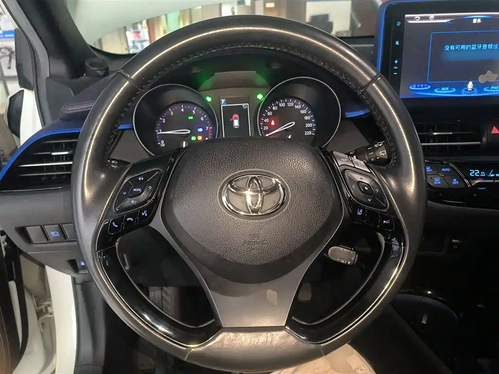 Toyota C-HR 2019 — фото 7