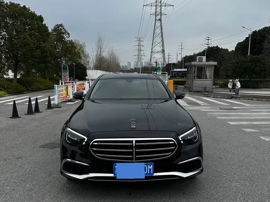 Mercedes-Benz E-Class 2023 — фото 2