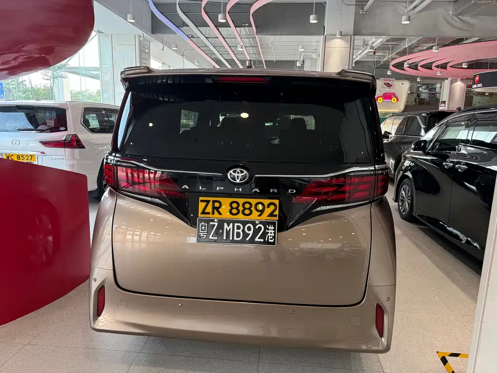 Toyota Alphard 2025 — фото 26