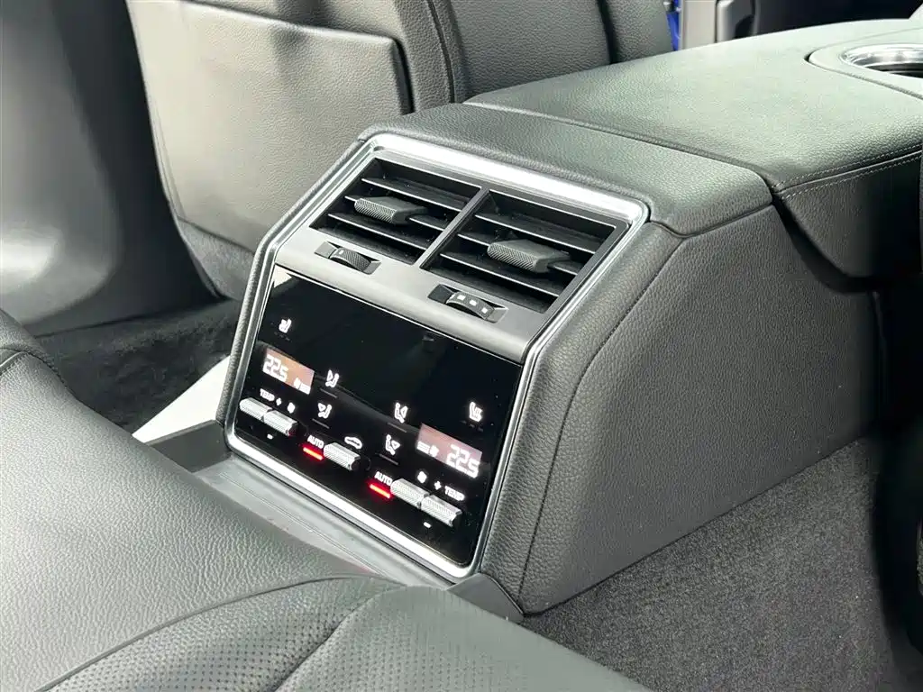 Porsche Panamera 2018 — фото 19
