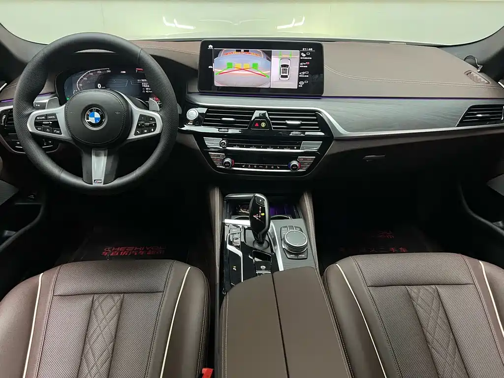 BMW 5 Series 2021 — фото 12