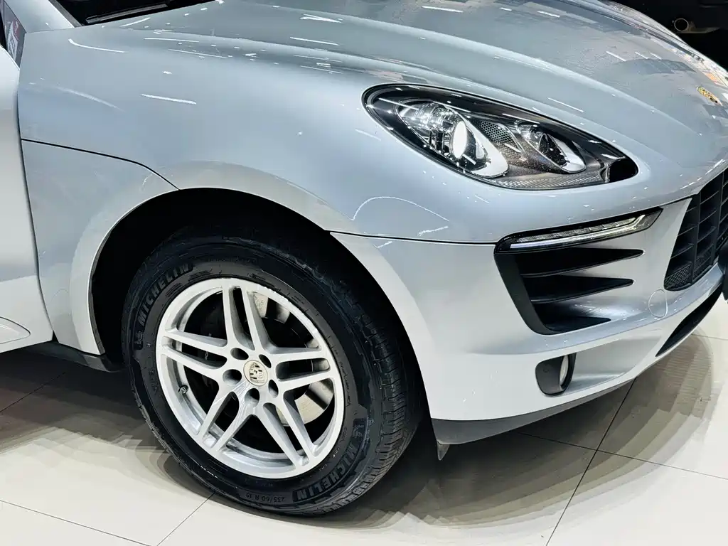 Porsche Macan 2018 — фото 11