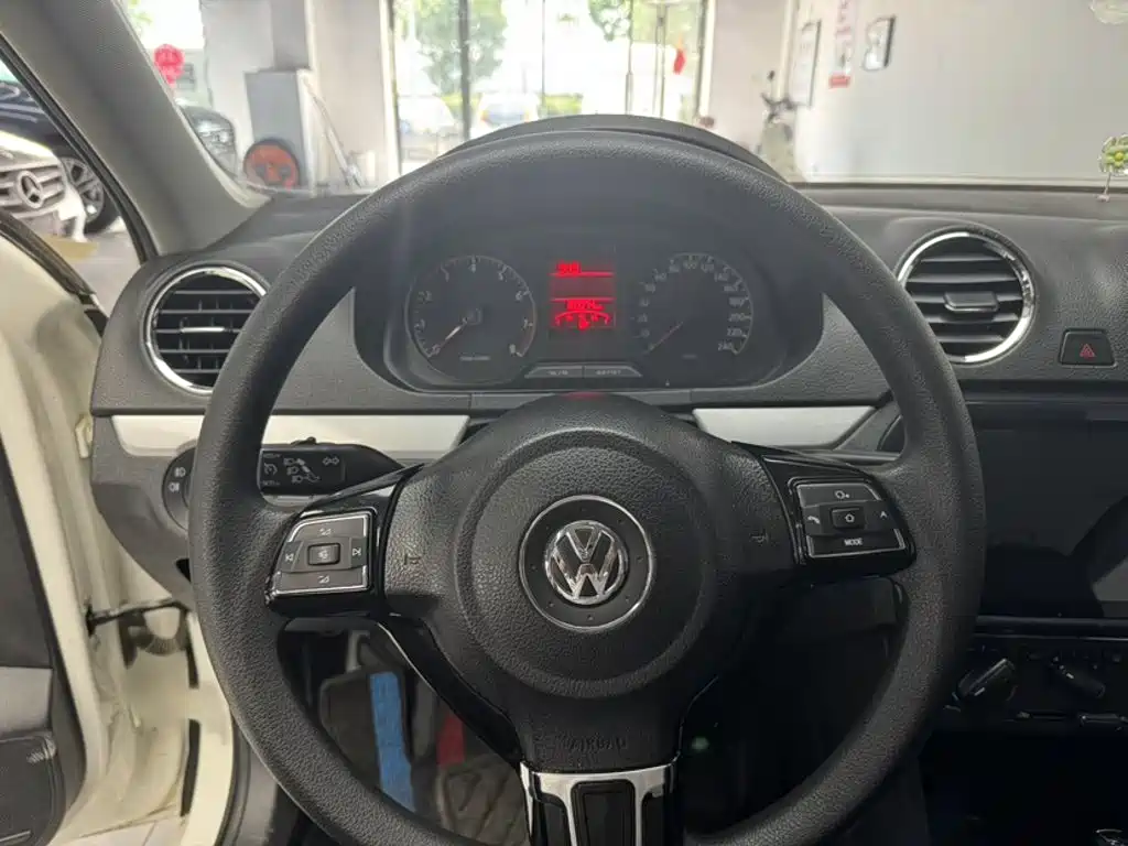 Volkswagen Jetta 2016 — фото 15