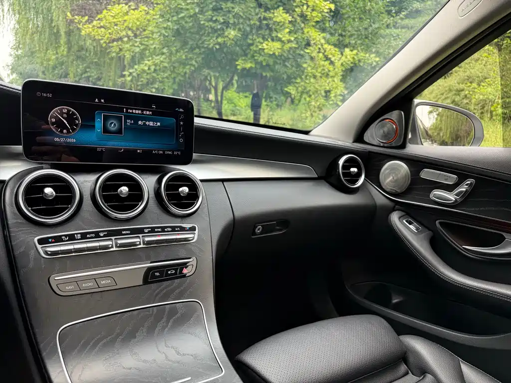 Mercedes-Benz C-Class 2019 — фото 11