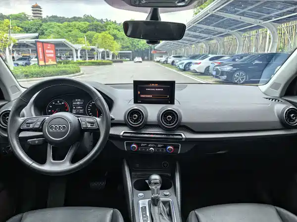 Audi Q2L 2021