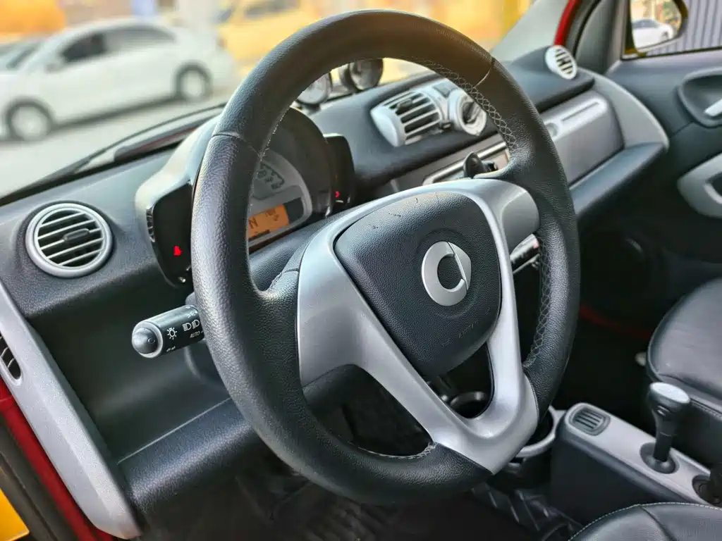 smart Fortwo 2015 — фото 10