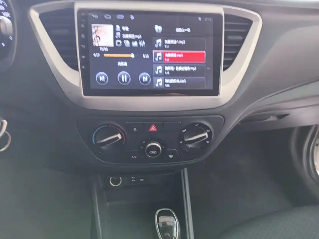 Hyundai Verna 2019 — фото 13